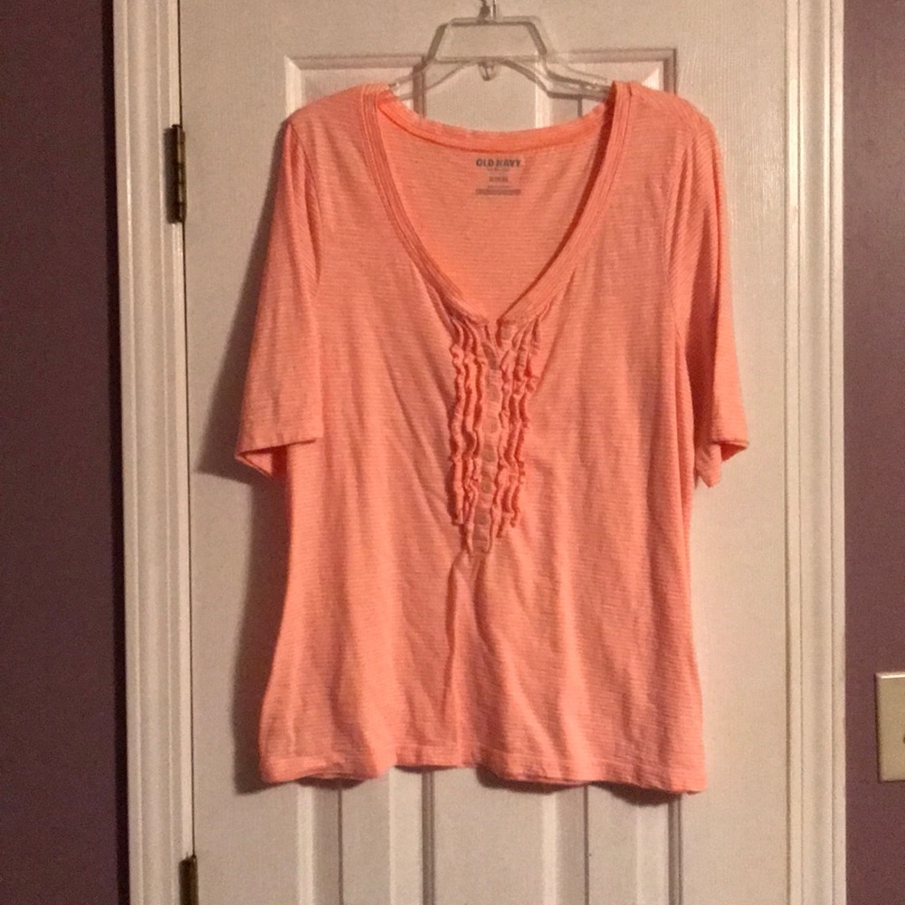 Old navy tee